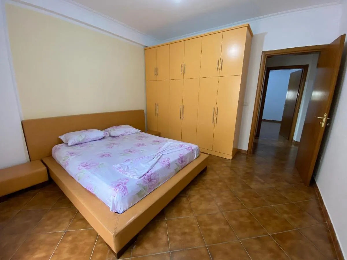 88 Apartment فلورا